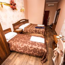Улучшенный терхместный номер с балконом по тарифу с завтраком