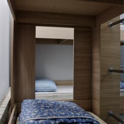 Кровать в 12-ти местном мужском номере (без окна)