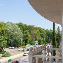 Стандарт с 1 двуспальной кроватью c балконом
