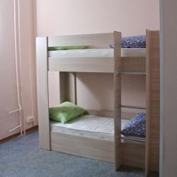 Кровать в 12-ти местном мужском номере (без окна)