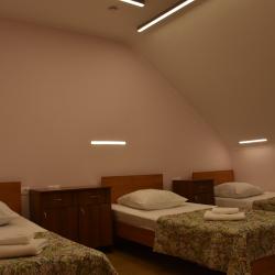 Номер стандарт семейный с 4 односпальными кроватями (корпус 1, мансарда)