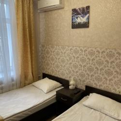 2-местный номер стандарт с 2 односпальными кроватями (с завтраком)