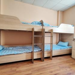 Кровать в 16-местном общем женском номере (удобства на этаже)