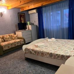 Комната стандарт с 1 односпальной и 1 двуспальной кроватью
