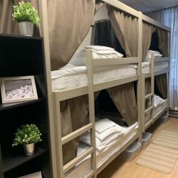 Кровать в женском 4-местном номере (удобства на этаже)