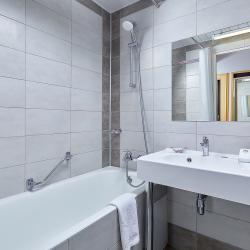 FIT номер бизнес премиум с 1 двуспальной кроватью