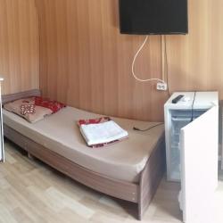 Комната стандарт с 1 односпальной и 1 двуспальной кроватью