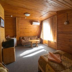 Номер стандарт с 2 односпальными кроватями (мансарда)