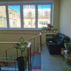 Кровать на нижнем ярусе в 8-местном общем номере