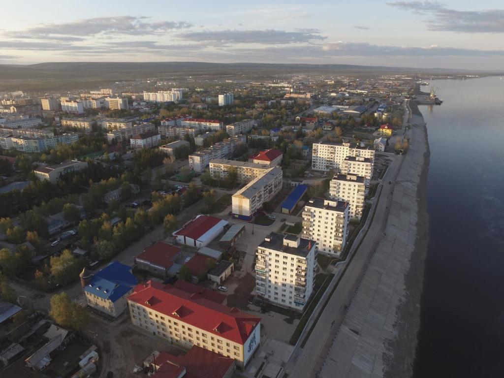 Набережная ленск