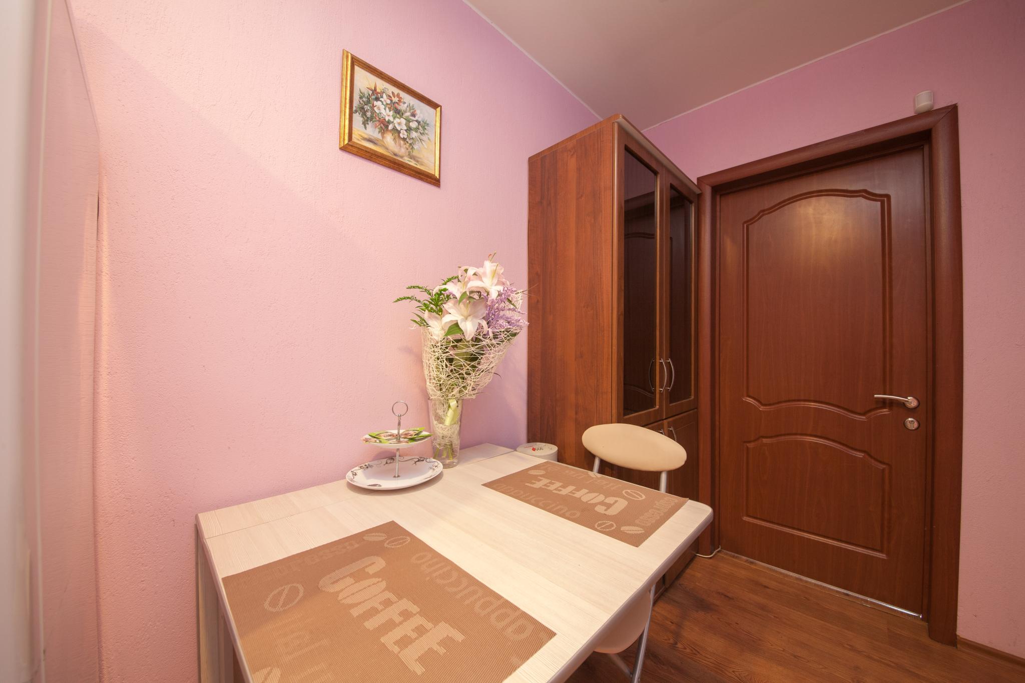 квартиров 24 красноярск. ивана черных 20 мини отель. красноярск взлетка мини отель. квартира в центре красноярска. апарт-отель на взлетке красноярск добровольческой бригады 21.