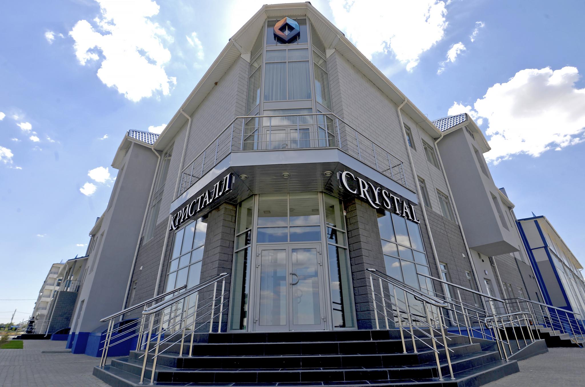 Гостиница кристалл котельниково. Кафе кристалл котельниково. Котельниково отель кристалл. Гостиница кристалл котельниково. Котельниково микрорайон восточный.