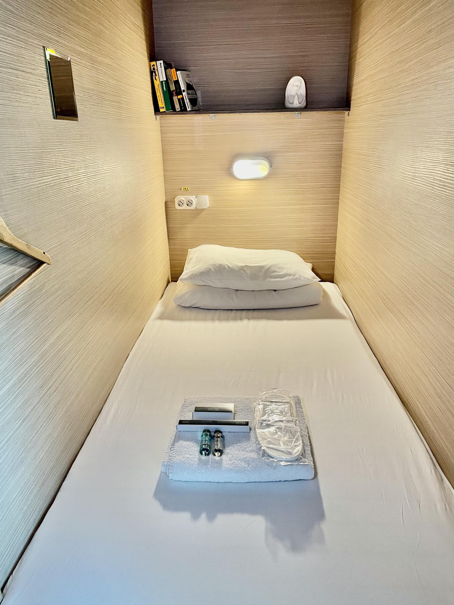 капсульный отель в москва сити 47 небо. 47 небо хостел москва сити. 47 небо хостел москва сити. капсульный хостел 47 небо. отель 47 небо.