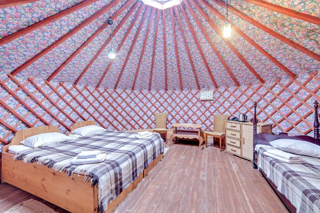 Евпатория отель джеваль. Этно гостиница. Этномир калужская область караван сарай. Этно-отель джеваль. Этномир юрта отель.