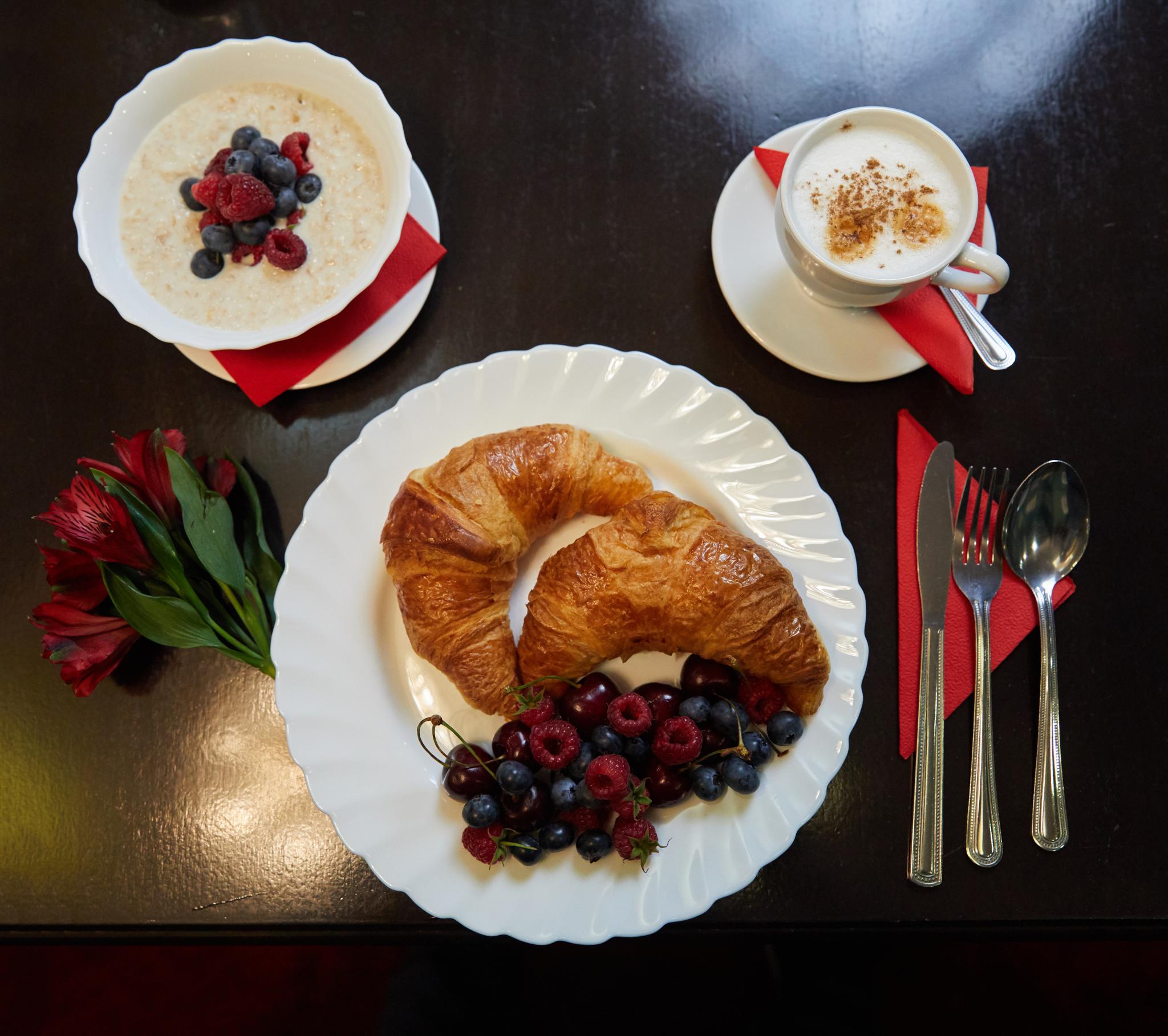 Breakfast спб. Отель Санкт-Петербург завтрак.