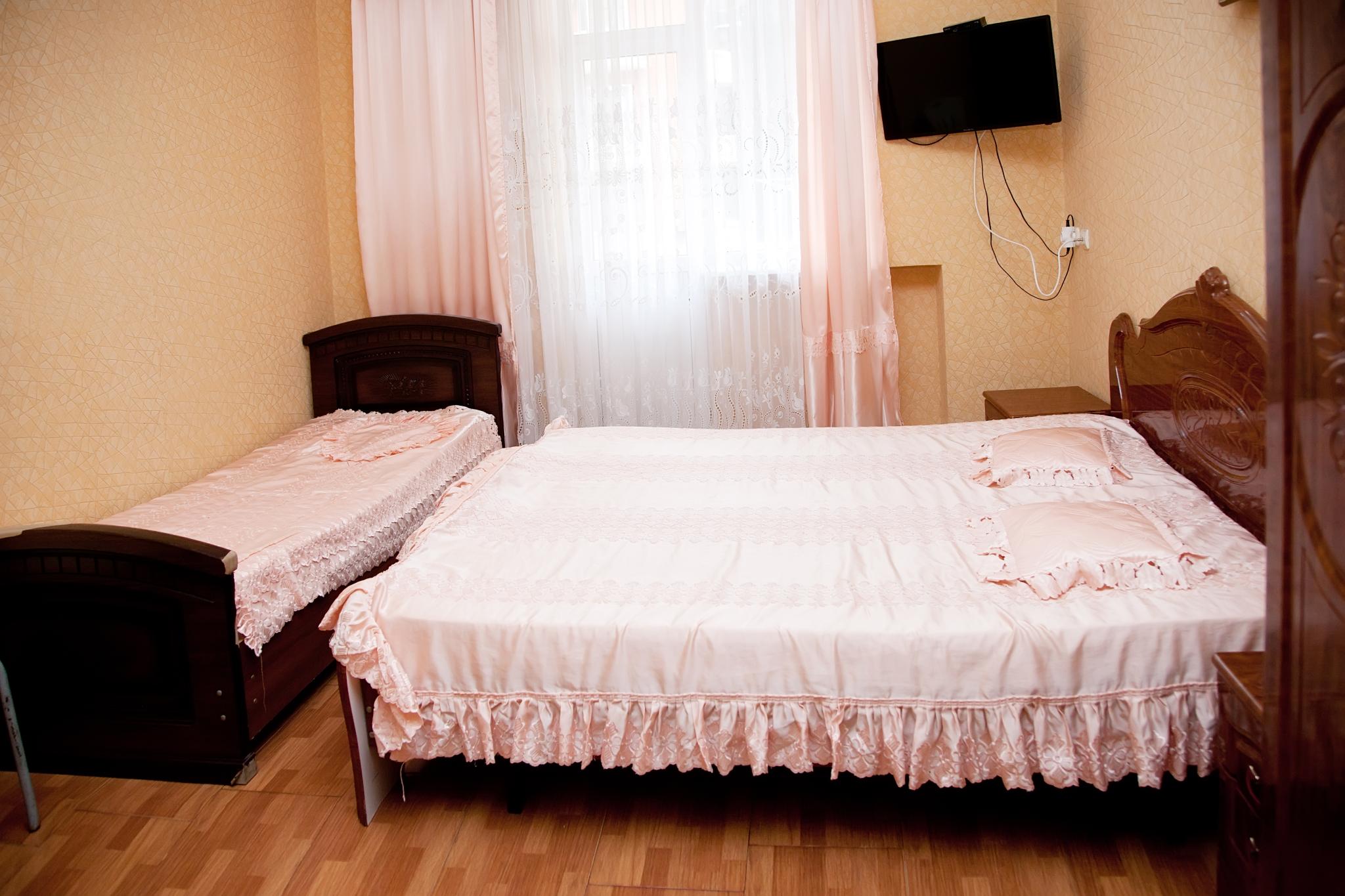 Грифон сочи. Грифон адлер ульянова. Мини-гостиница грифон адлер. Отель марко поло адлер. Ульянова 11 адлер.