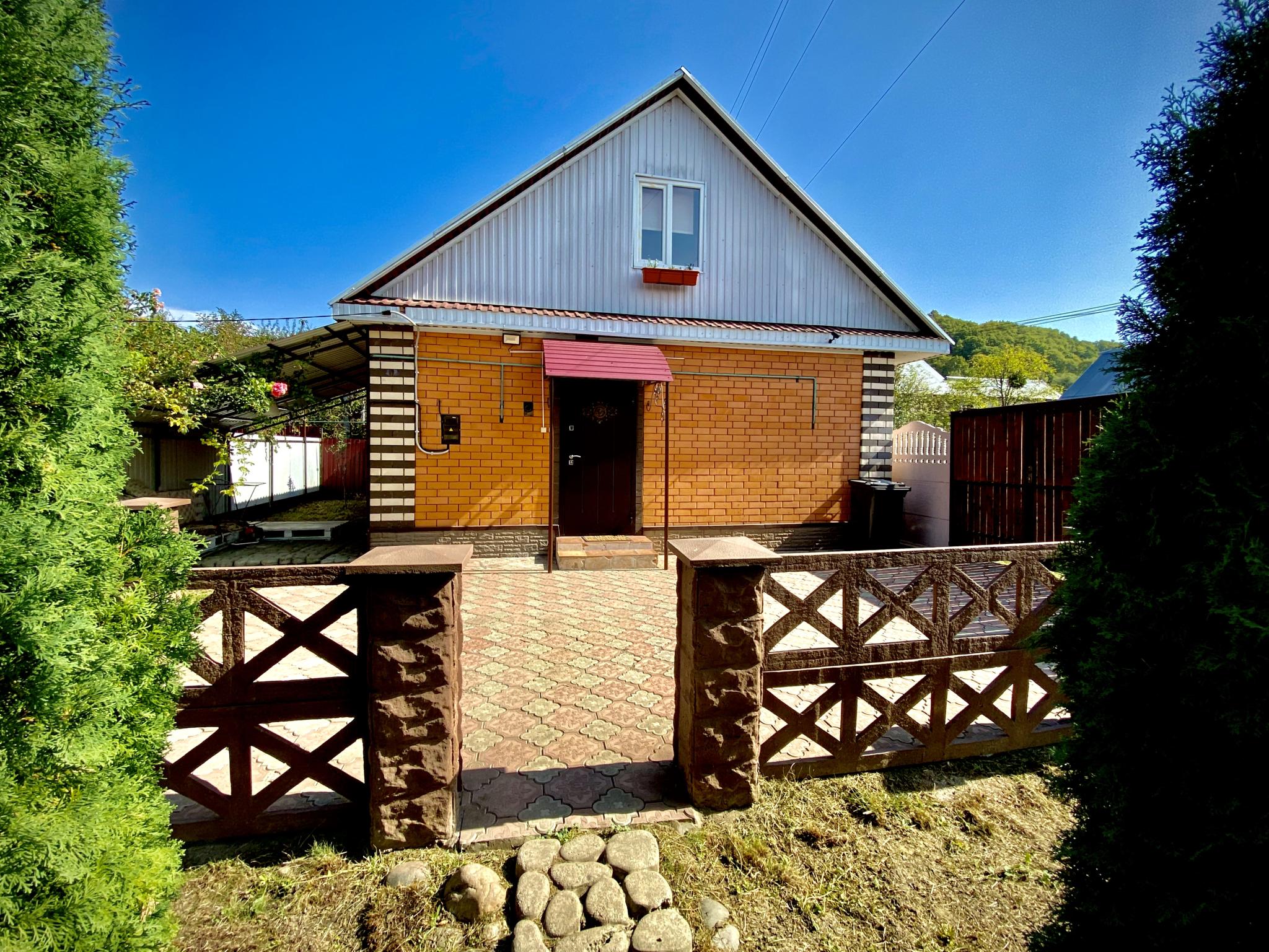 гостевые дома в адыгее. гостевые дома в адыгее. зеленые крыши даховская. отель жили были каменномостский. гостевой дом у реки даховская.