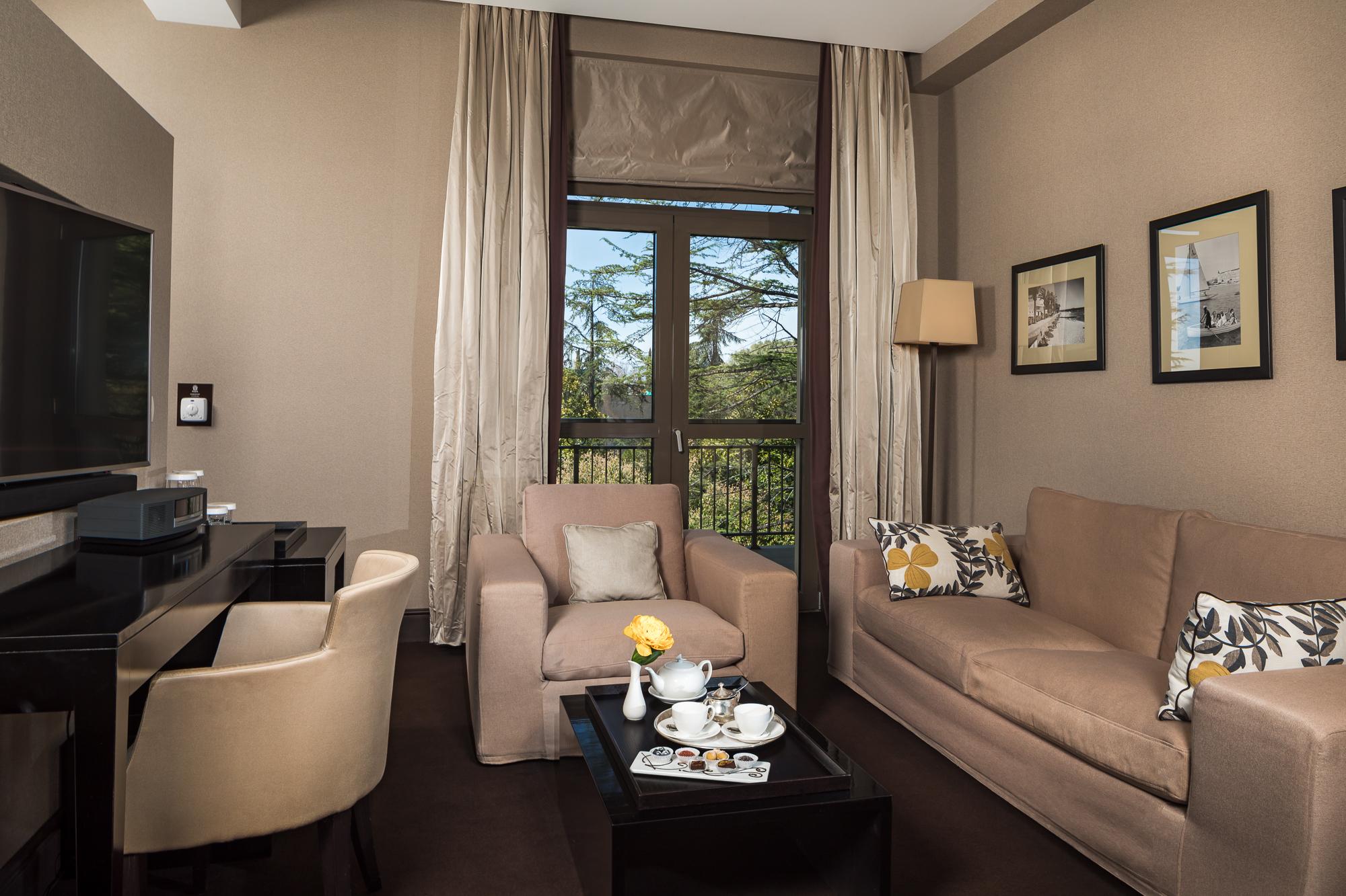 отель хендэ владивосток. люкс рэдиссон блю. Taylor paris hotel. родина спа отель сочи. люкс джуниор.