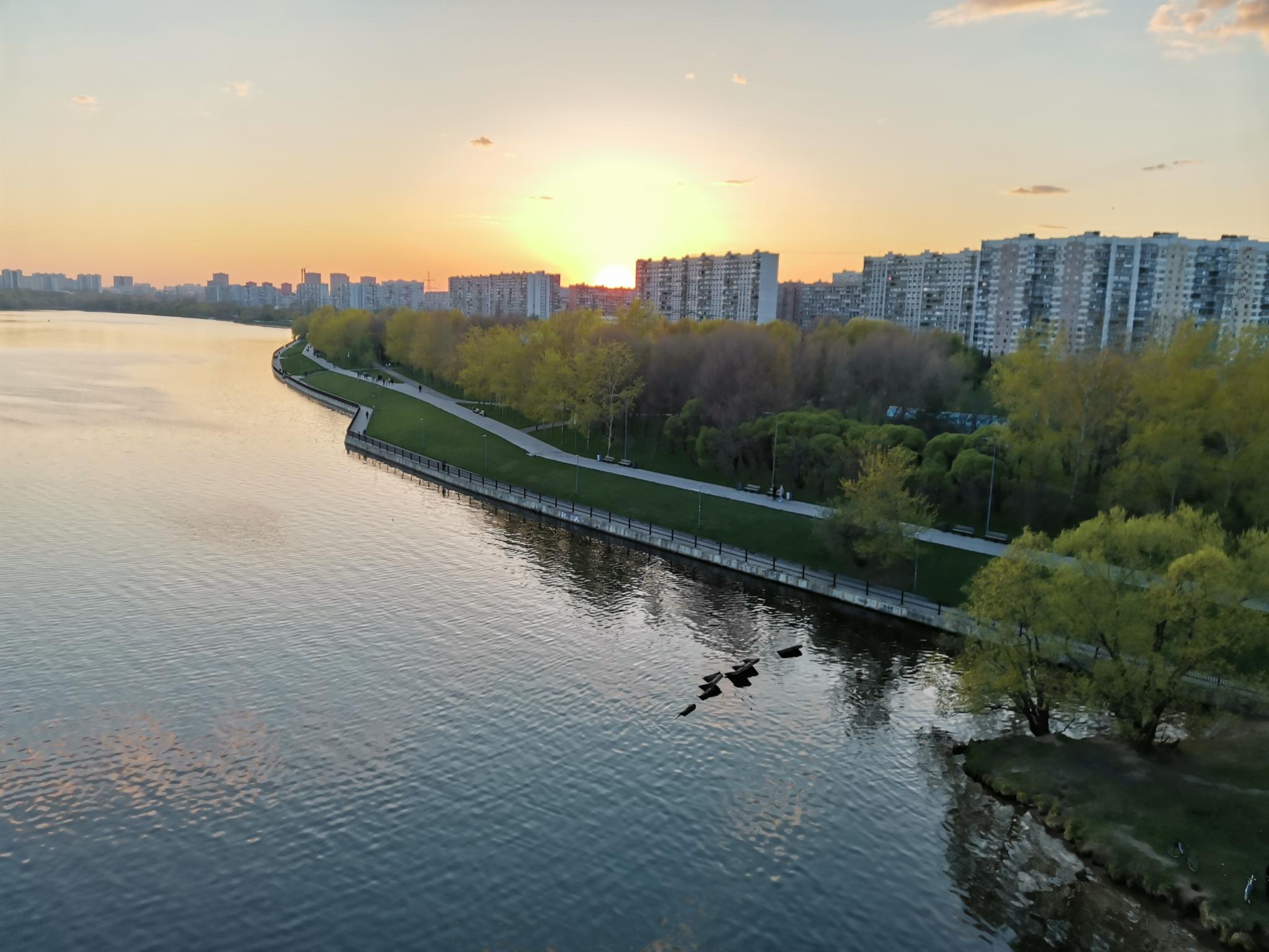 Вид на Новочеркасский бульвар Москва. Новочеркасский бульвар 29. Вид на Новочеркасский бульвар в ночном виде. Новочеркасский бульвар 35.