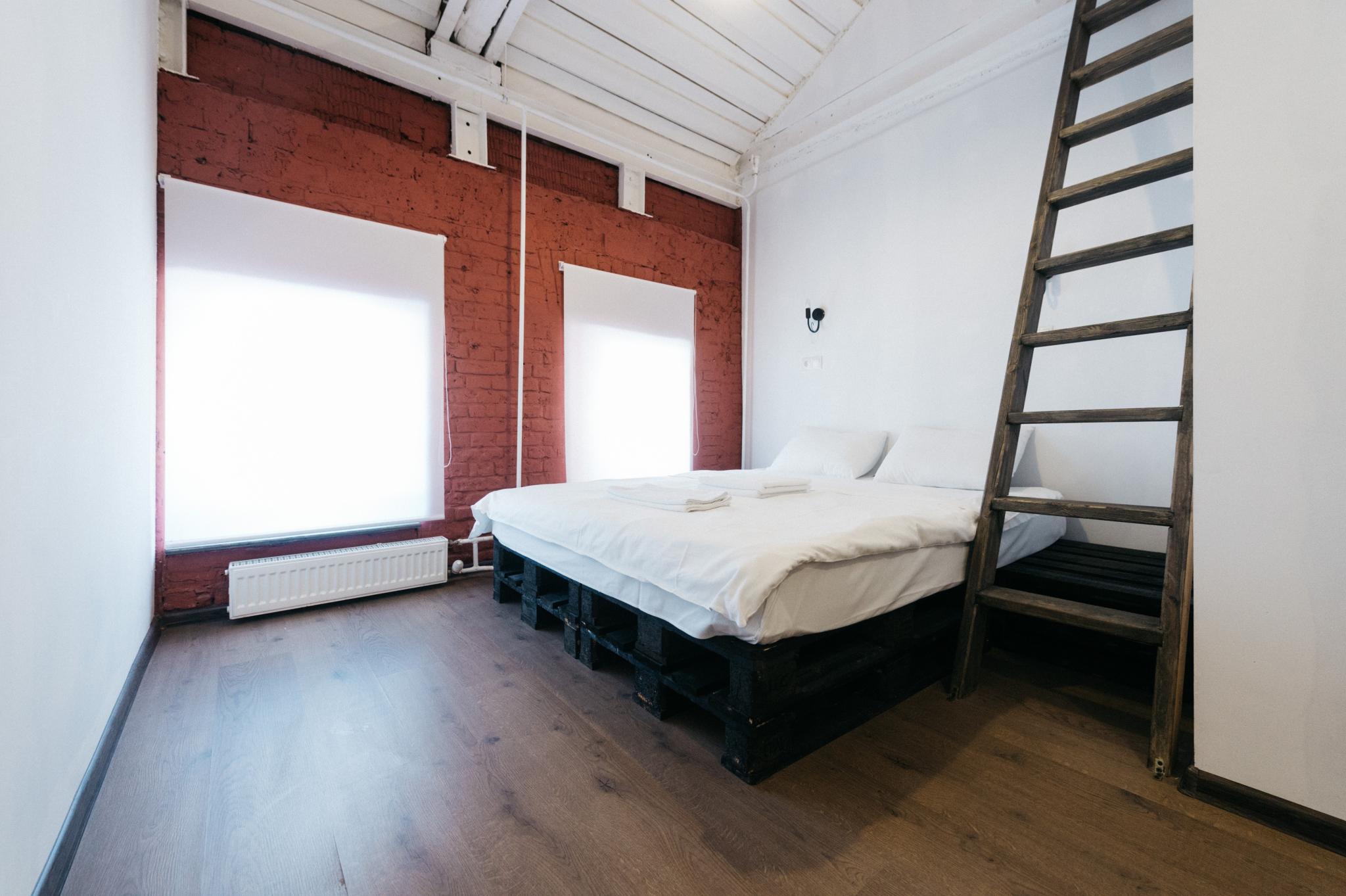 хостел кеды и кофейня. хостел кеды на павелецкой. энергетическая 18 москва общежитие. хостел кеды. хостел кеды москва.