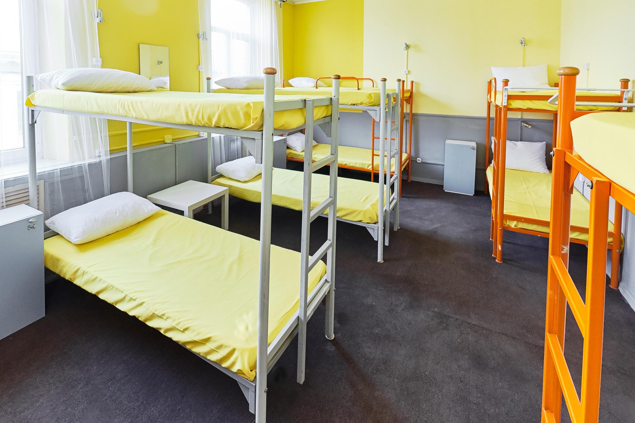 Хостелы ростова на дону недорого в центре. Orange Hostel Ростов-на-Дону. Оранж хостел. Хостел оранж Ростов-на-Дону ул Московская д 68. Хостел Зорька Адлер.