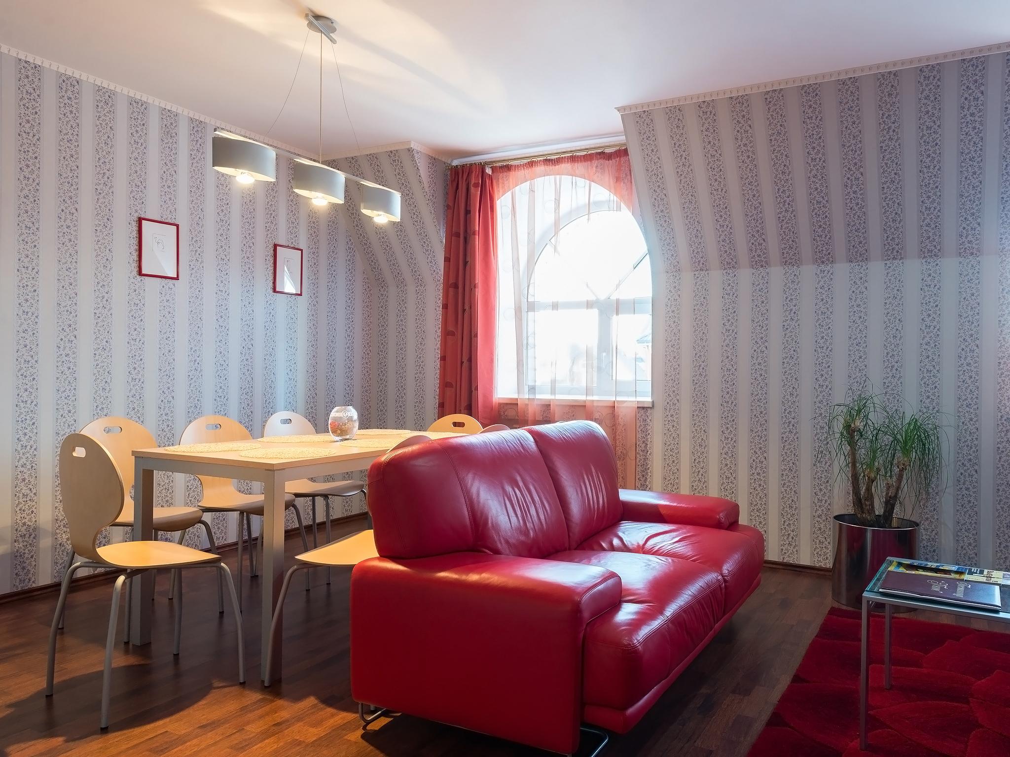 Магазин уют сургут. Гостиница уют сургут. Камин для деревянного дома. Уютный дом сургут. Уютные квартиры в горьком.