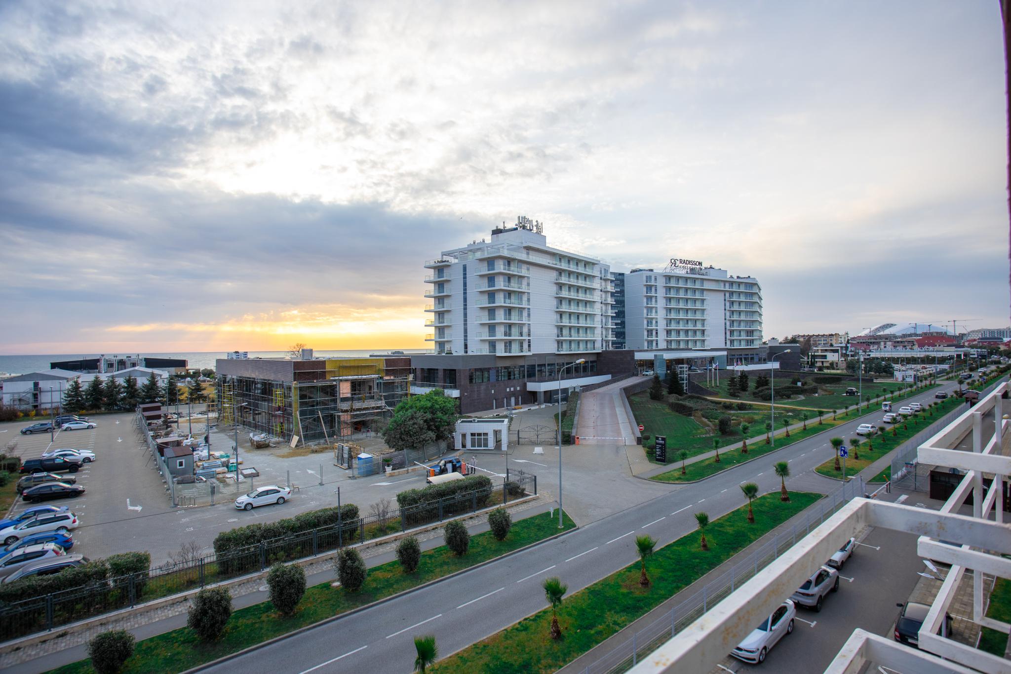 часы луч квадратные ссср. грейс абрис 4*. прожектор сириус. прожектор светодиодный до-20w 6500k 1600лм ip65 iek. конфеты нежнетта шоколадное трио сириус.