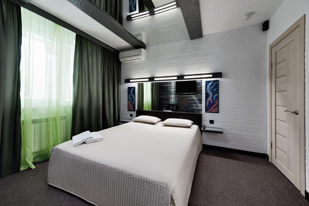 The rooms boutique hotel николоямская ул. номер с большой площадью. отель альфа измайлово. золотой треугольник санкт-петербург. шератон палас москва номера.